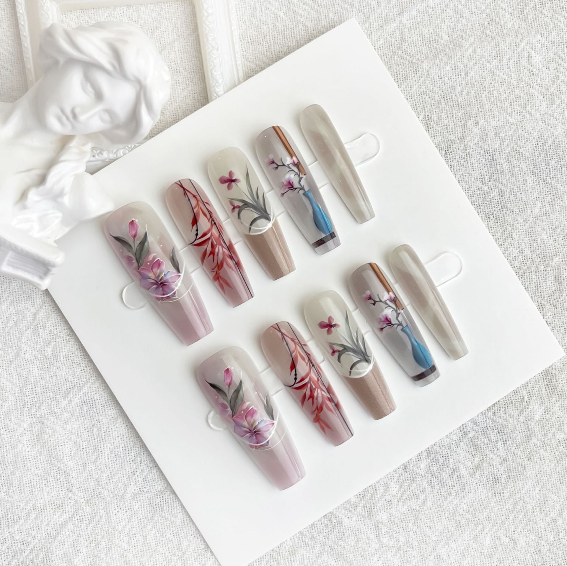 Studio Aria Artistry Press-On Nail Set