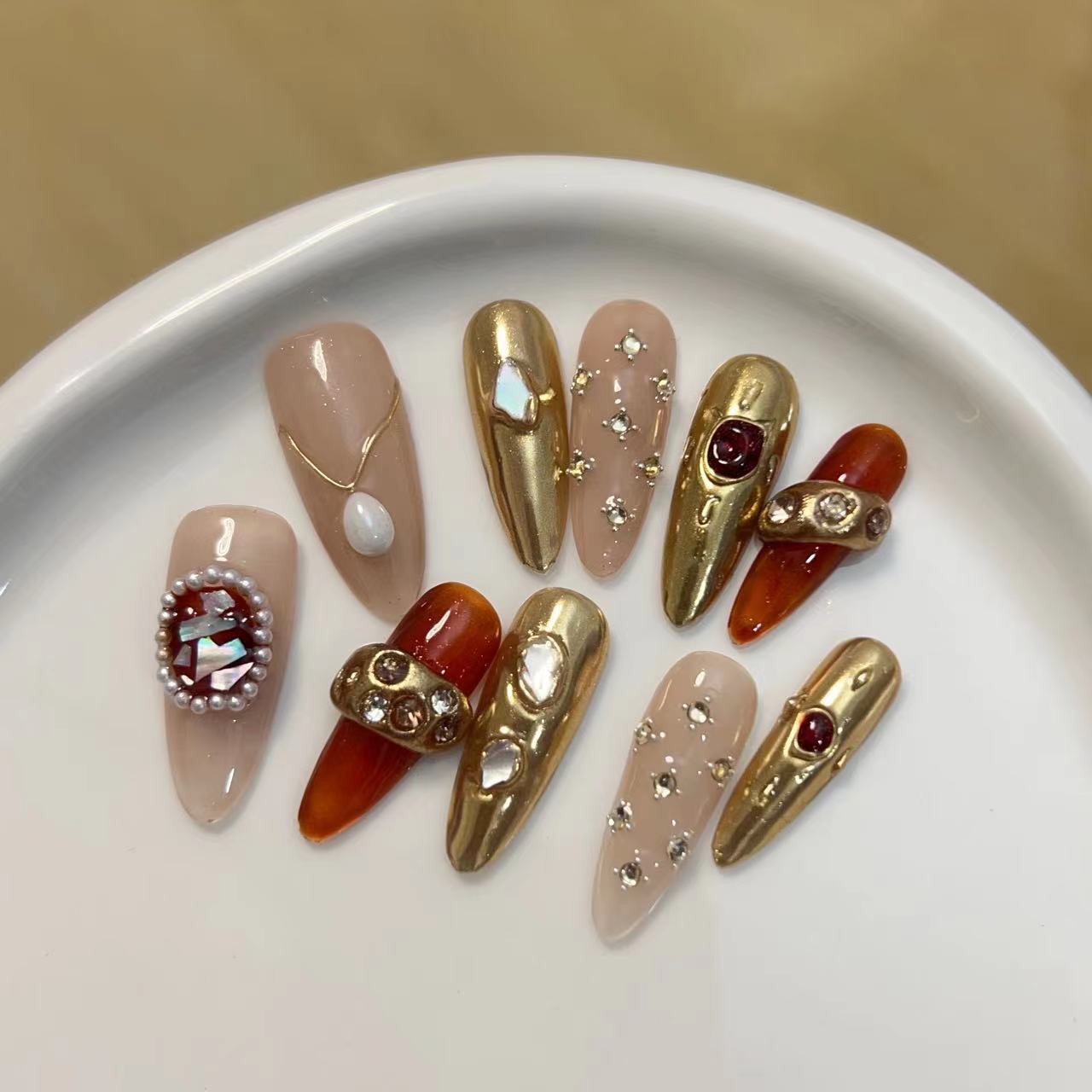 Kyoko’s Ember Press-On Nail Set