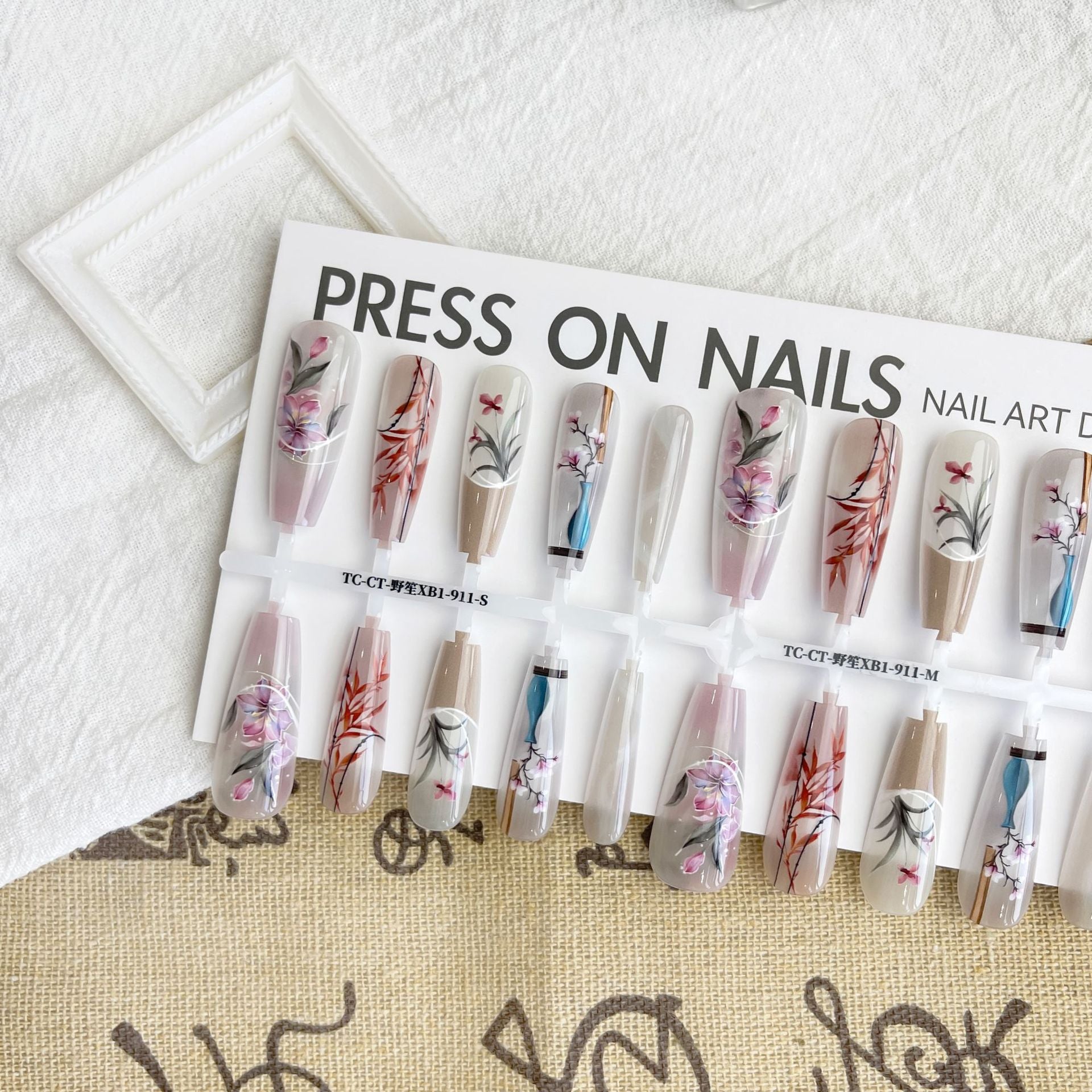 Studio Aria Artistry Press-On Nail Set