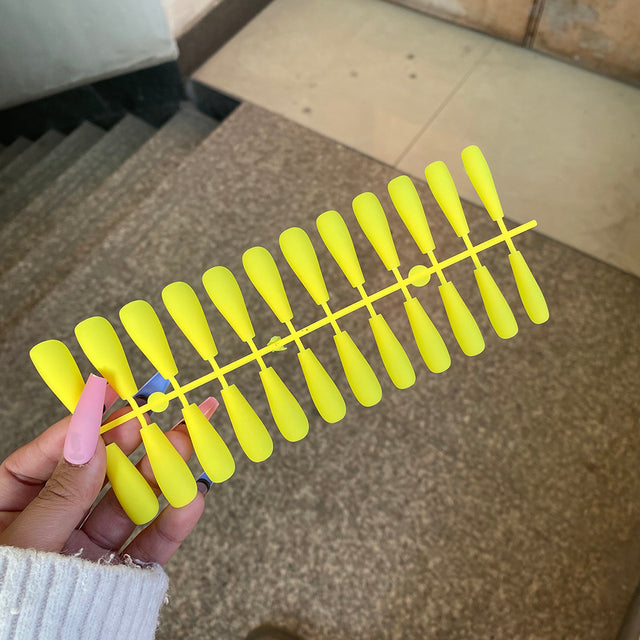 Plane-Jane Press-On Nail Collection