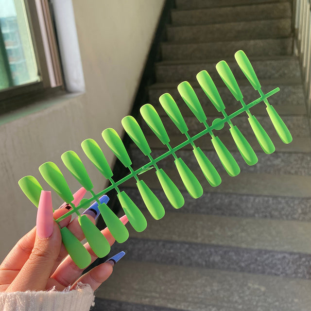 Plane-Jane Press-On Nail Collection