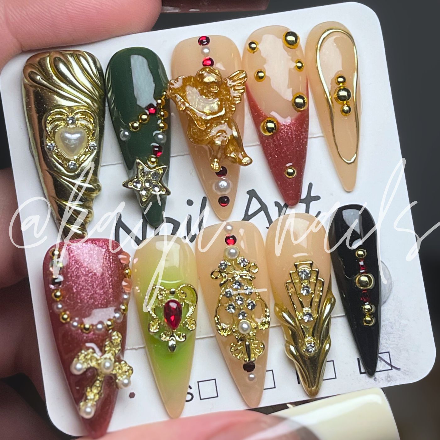 King's Court Press-On Nail Set